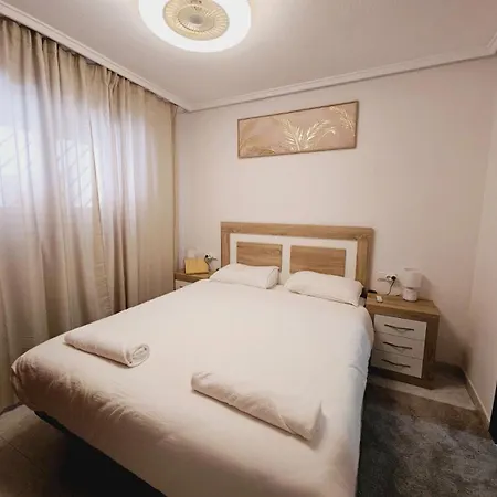 Apartment With Pool In The Parque Naciones Area